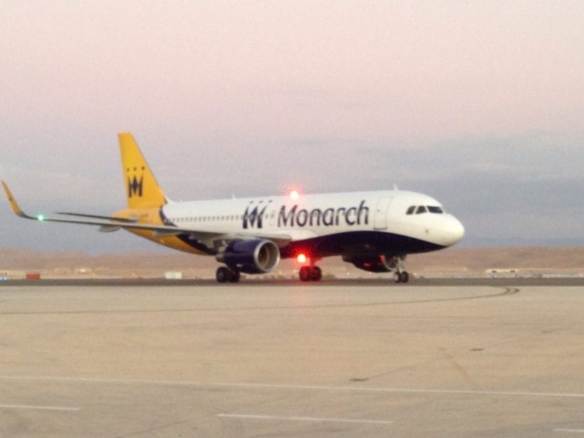 מטוס של "מונרך" בשדה התעופה עובדה באילת. צילום: יח"צ