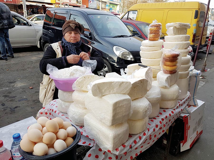 גבינות בשוק דינמו בטביליסי